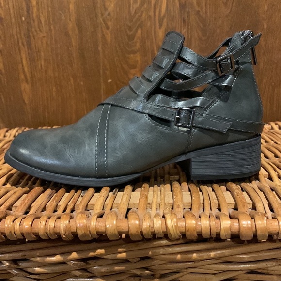 Charcoal Gray Strappy Ankle Boots Booties - Picture 2 of 8